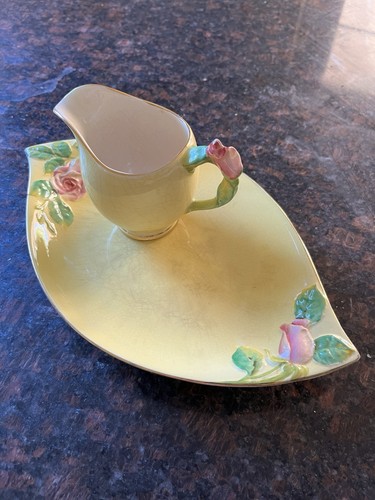 Vintage royal winton - winton, oval