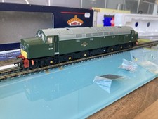 Bachmann OO gauge class 40 in