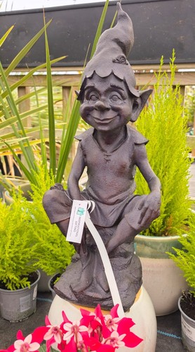 Pixie perching stone - a,