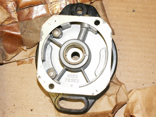 Vintage old tractor gas engine - gas,