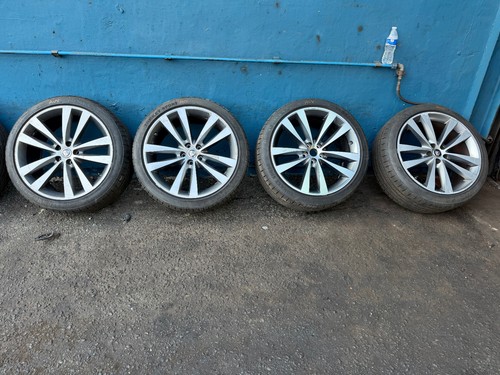 Jaguar venom staggered - xj,