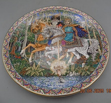 Royal Worcester Myths & Legends King Arthur plate VGC diameter 21cm