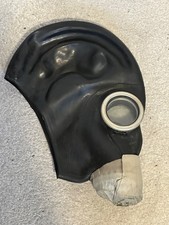 Black rubber gas mask size 3