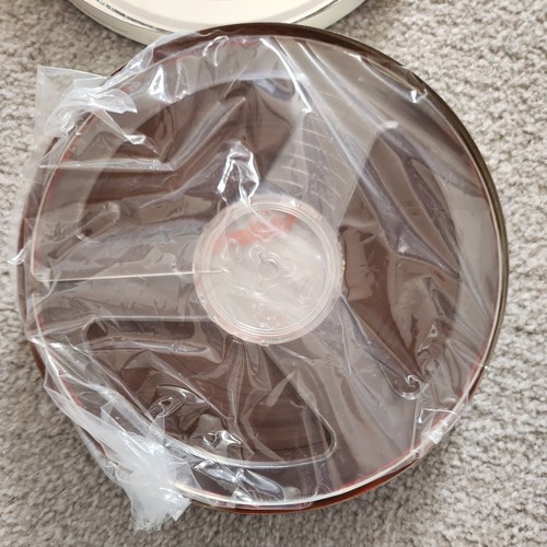 Vintage reel - to,