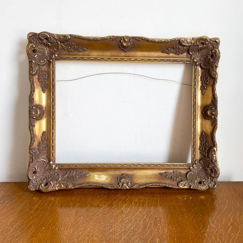 Medium vintage style - style, ornate