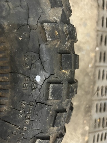 Genuinel lt50 golden boy tyre - golden,