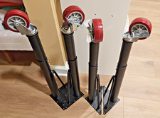 (4)  Adjustable  table legs 