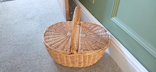 Vintage wicker picnic basket - wicker,