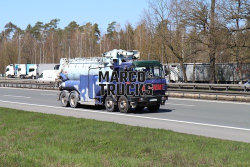 Truck photo man - 2000, tanker