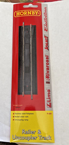 Railer uncoupler track - uncoupler,