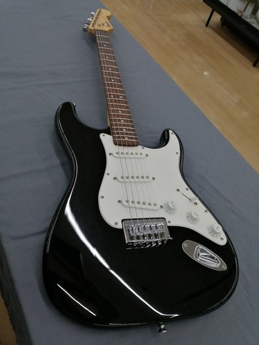 Squier bullet strat electric - squier,