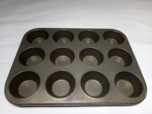 Large vintage muffin pan heavy - muffin,