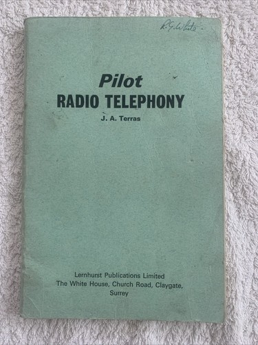 Pilot radio telephony - pilot,