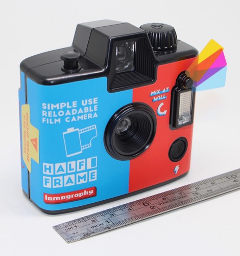 Lomography half frame - half,