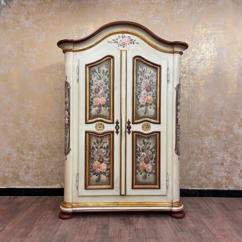 Country house hallway - , cabinet