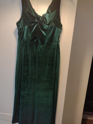 Green velvet dress size - green,