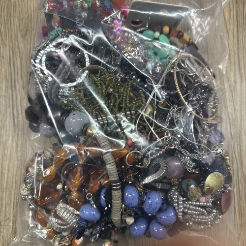 2kg job lot mixed - lot, costume
