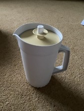 Tupperware Jug Pitcher Vacuum Seal Push Button Lid Beige