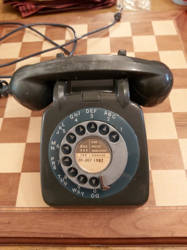 Vintage dark green rotary - dark,
