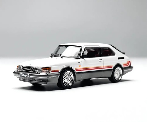 Tarmac white saab 900 - saab,