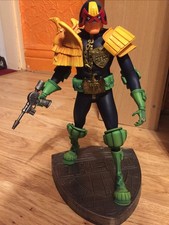 Dark Horse Deluxe Judge Dredd: Artist Edition Vinyl Statue: Mike McMahon Version