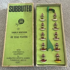 Vintage Subbuteo 00 Scale Players Ref 76, Red/White Stripes & Black Shorts
