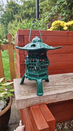 Vintage green cast - vintage, pagoda