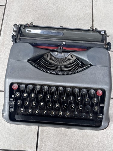 Vintage small typewriter - vintage,