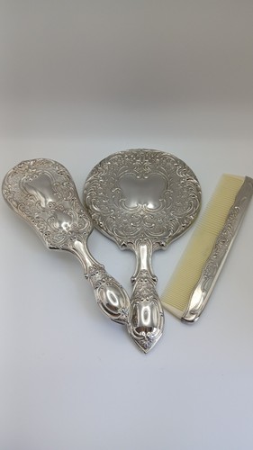 Beautiful vintage vanity hair - vintage,