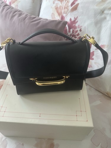 Alexander mcqueen story - alexander,