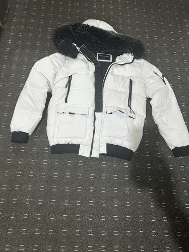Supply and demand puffer - supply, white