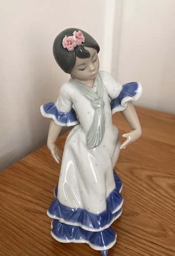 Lladro daisa figurine - daisa, figurine-juanita-
