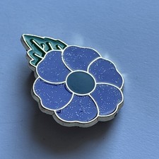 Purple Poppy Metal Badge. 