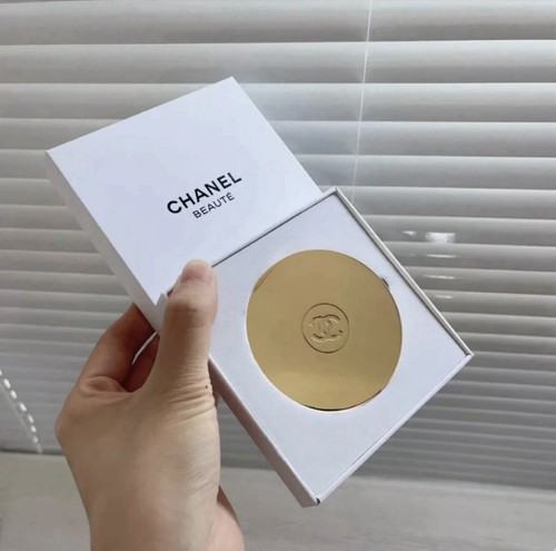 Chanel beauty gold - gold, compact
