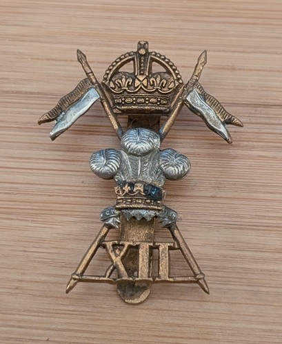 Metal cap badge 12th - badge, royal