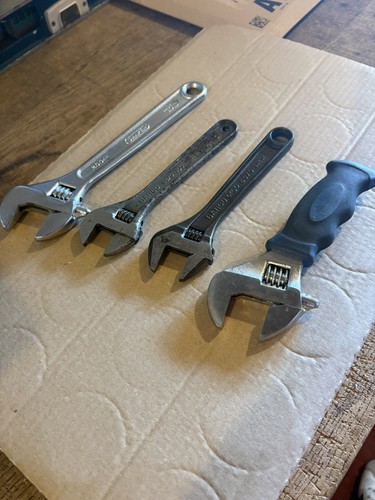 Bundle adjustable spanners