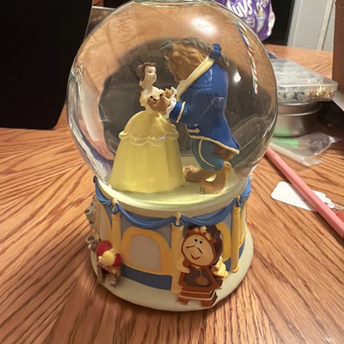 Beauty and the beast - beauty, snow