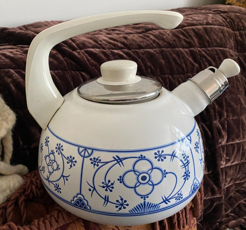 Bsw stove top kettle vintage - top,
