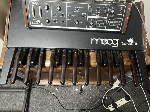 Moog taurus synth pedals - moog, 2