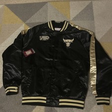Chicago Bulls  Black - Mitchell and Ness Hardwood Classics NBA Jacket - Large