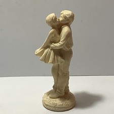 Vintage italian vivian resin - vintage,