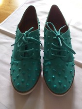 Office turqoise studded