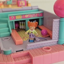 Polly Pocket Bowling Alley -