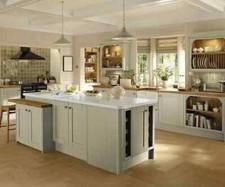 Howdens Discontinued Tewkesbury Antique White Kitchen Range