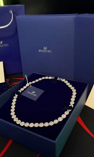 Brand new swarovski una