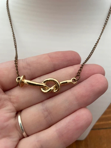 Gold tone toggle clasp - gold,