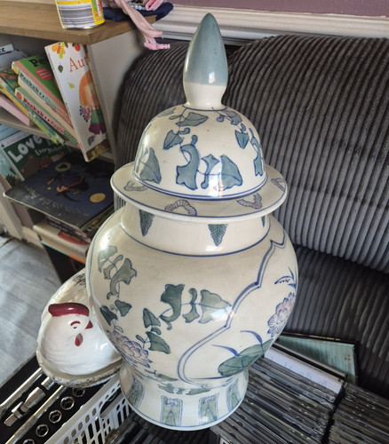 Unmarked blue white floral - blue,