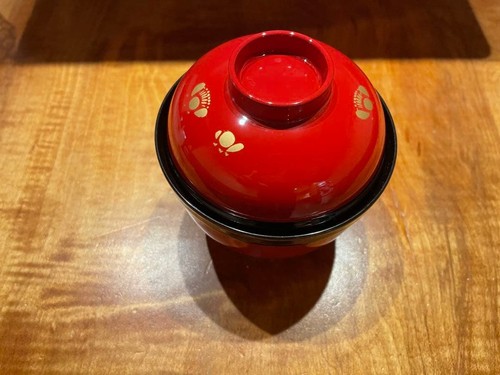 Vermilion lacquered bowl with