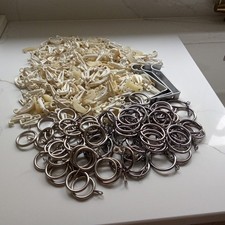 Job Lot White Plastic Curtain Hooks For Header Tape Plus Metal Rings & Brackets