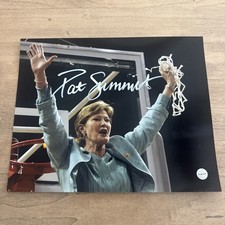 PAT SUMMITT 8X10 AUTOGRAPHED PHOTO - TENNESSEE LADY VOLS HALL OF FAME COACH